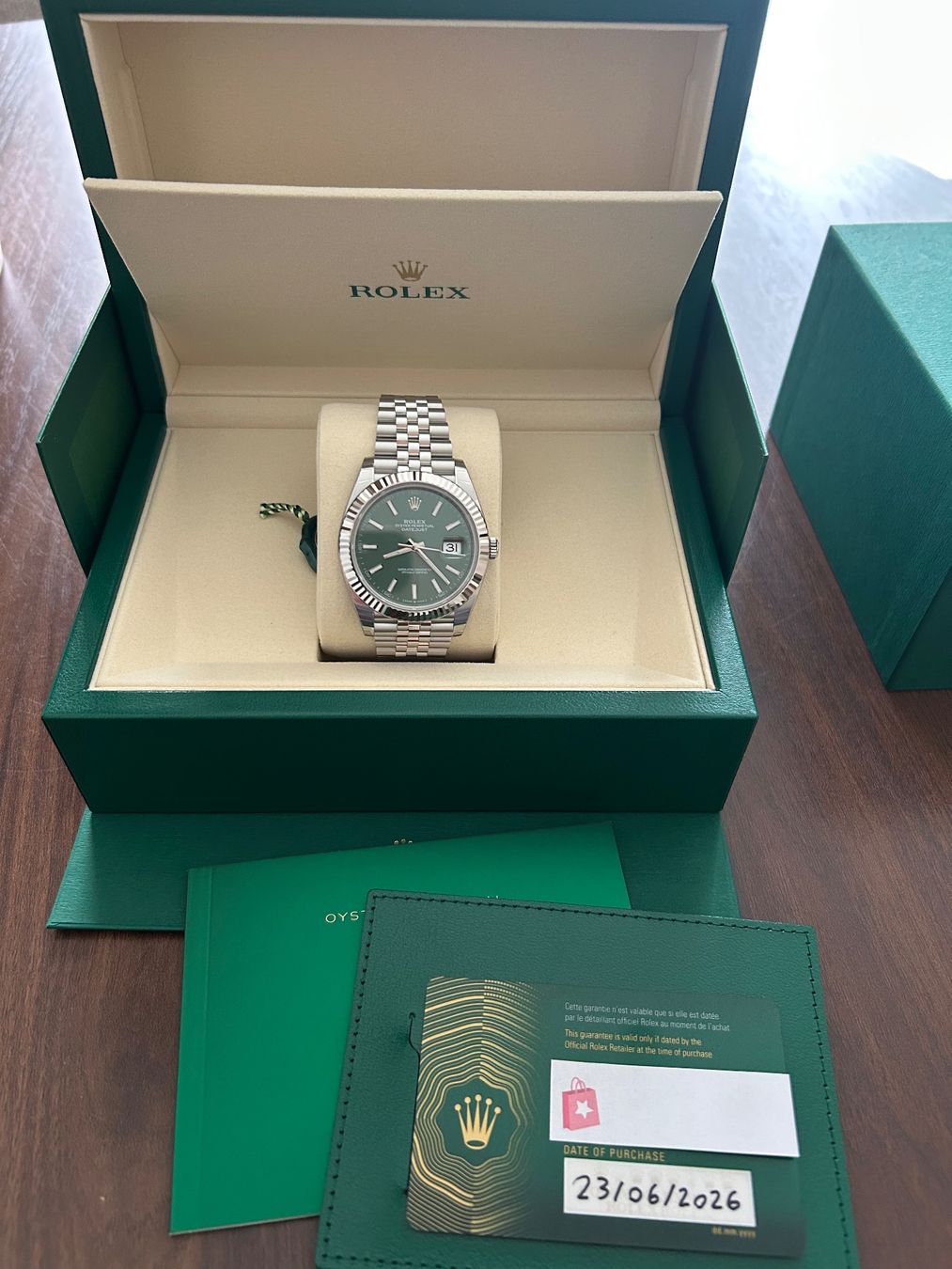 Rolex Montres: Rolex Datejust 41 full set – Neuf avec emballage d'origine à Chézard-St-Martin par loa_hwc9