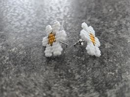 💛 Boucles d’oreilles “Daisy” – Fleur intemporelle 🌼