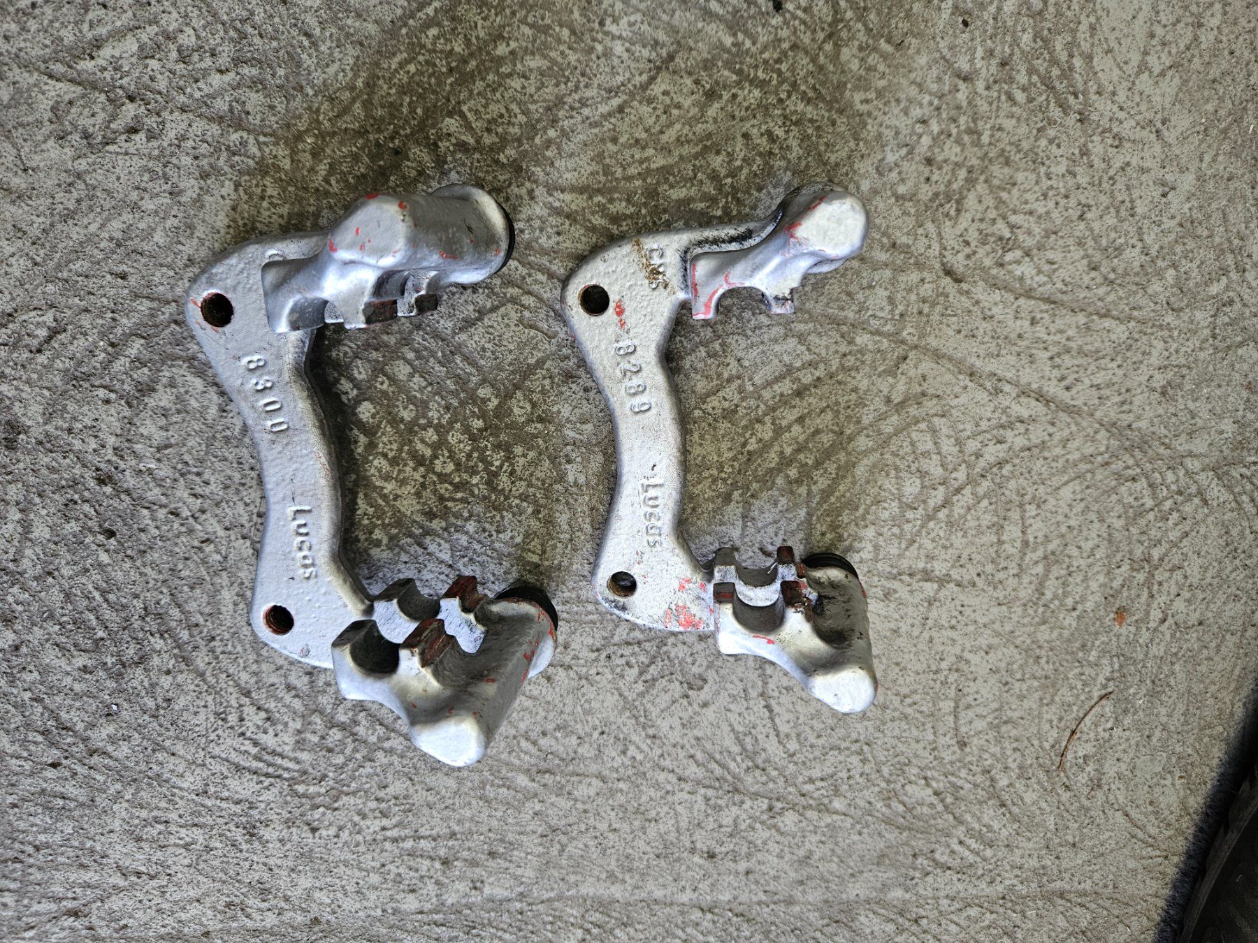 Audi Tutti pezzi di ricambio auto: Audi S4 b5 Bremssattelhalter hinten – Nuovo (secondo la descrizione) da Männedorf venduto da go-rs484