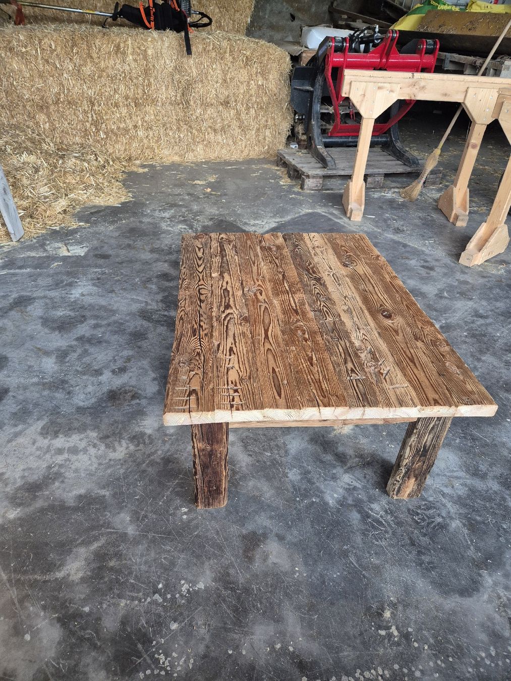 Tische: Couchtisch aus Altholz – Gebraucht aus Bazenheid von Alexanderbissig 1