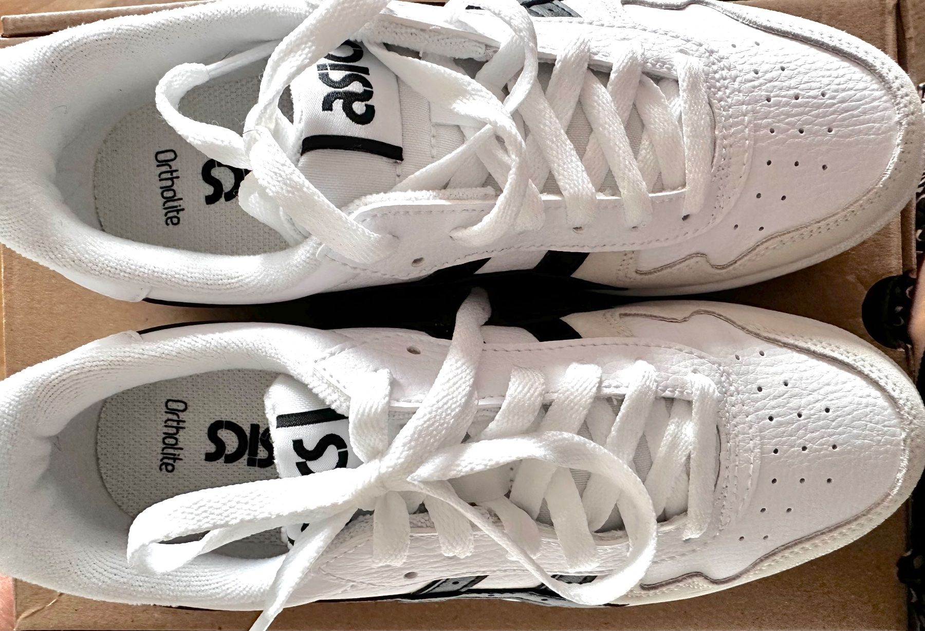 Asics Chaussures femmes: ASICS Sneaker Weiss Schwarz Grösse 38 neu – Neuf (Voir description) à Haldenstein par enie123 3