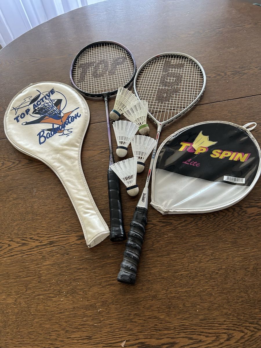 Raquettes: Badminton Schlaeger Set mit 5 Ballen gebraucht – D'occasion à Zürich par famsoldera