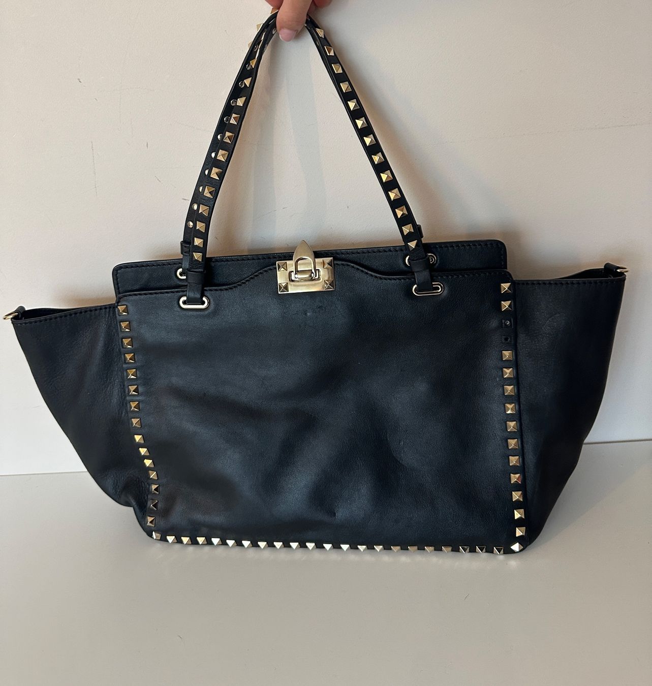 Valentino Taschen für Damen: Valentino Rockstud Medium – Gebraucht aus Horgen von Auction-Kings 4