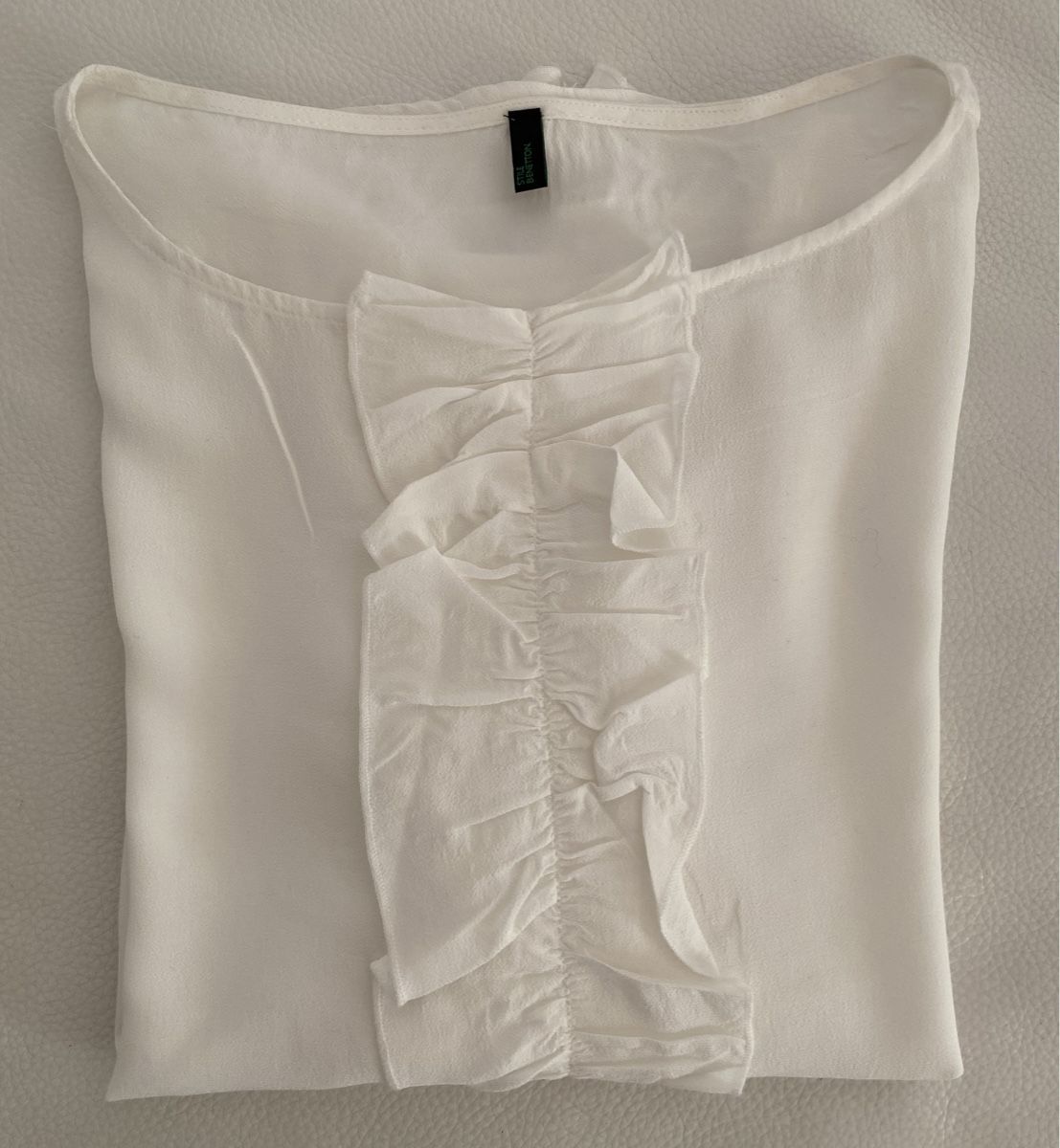 Benetton Blusen: Benetton Bluse 🌸 – Gebraucht aus Opfikon von Luis144 3