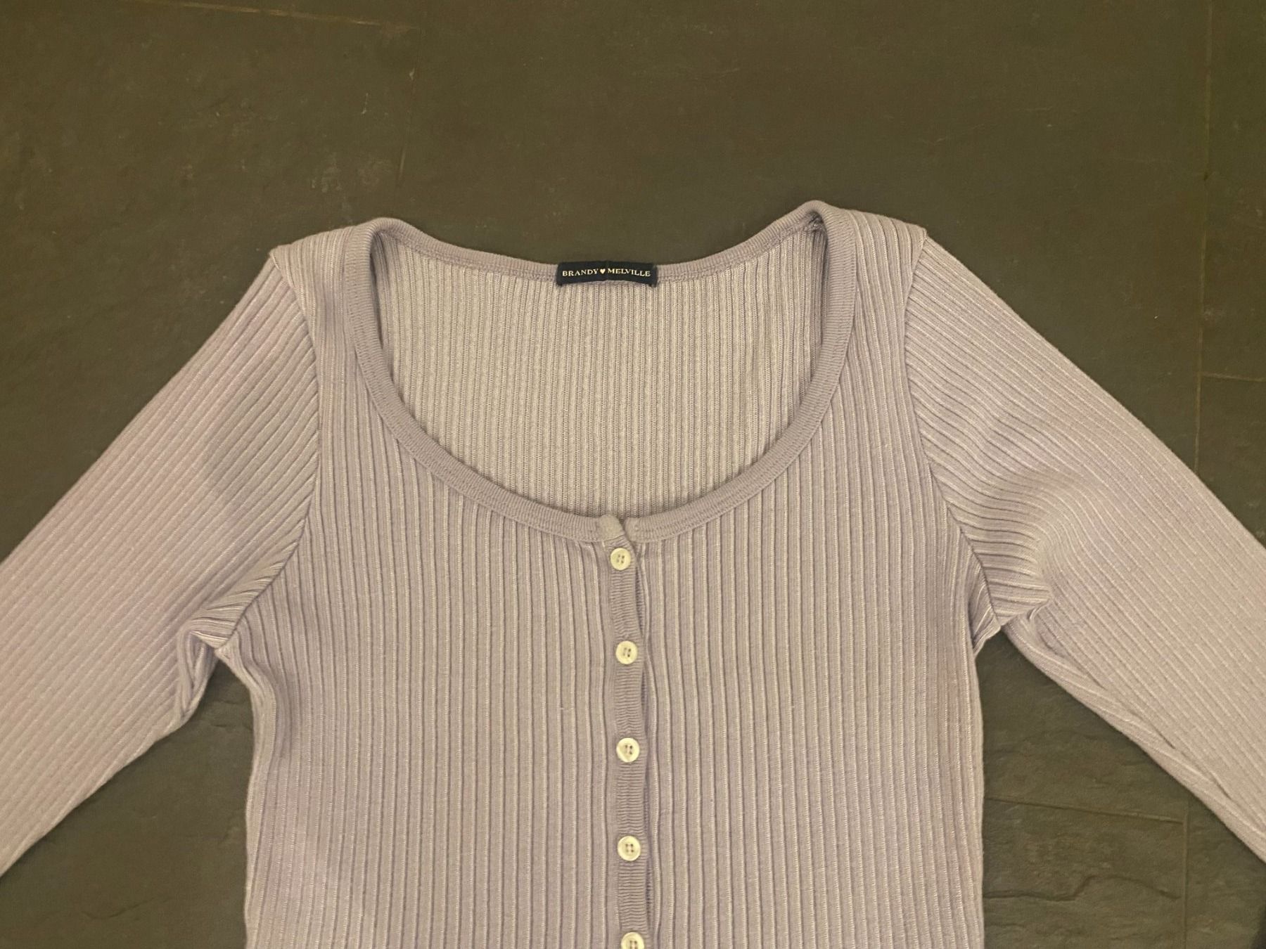 Brandy Melville Maglioni & Felpe: BRANDY MELVILLE Oberteil lila – Usato da Bonstetten venduto da VCLS