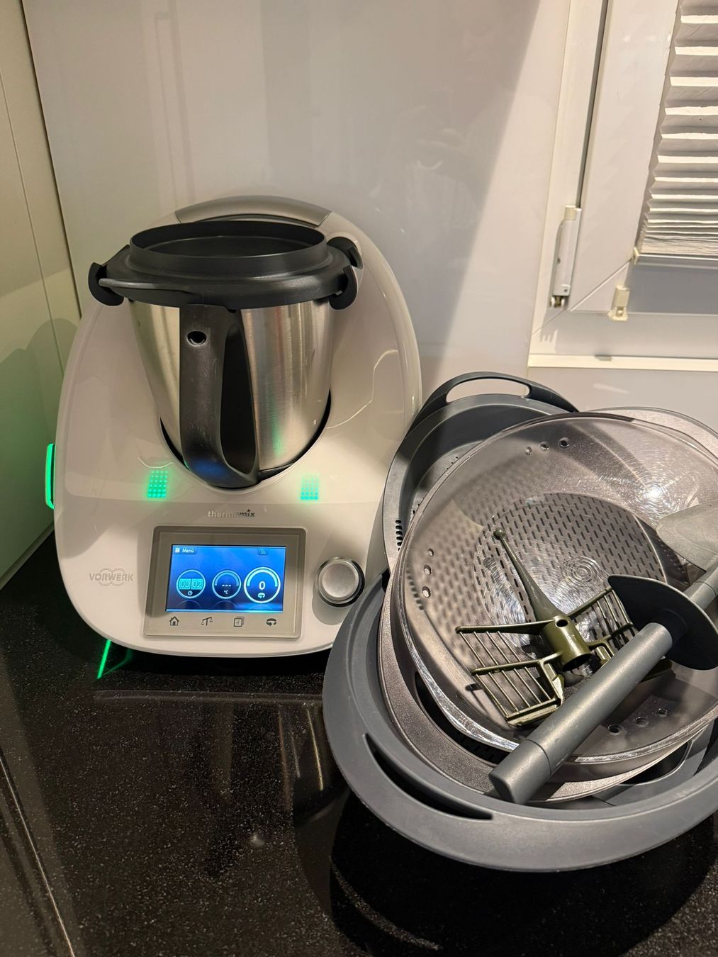 Thermomix Elettrodomestici da cucina: Thermomix TM5 – Usato da Reinach AG venduto da ArionKol