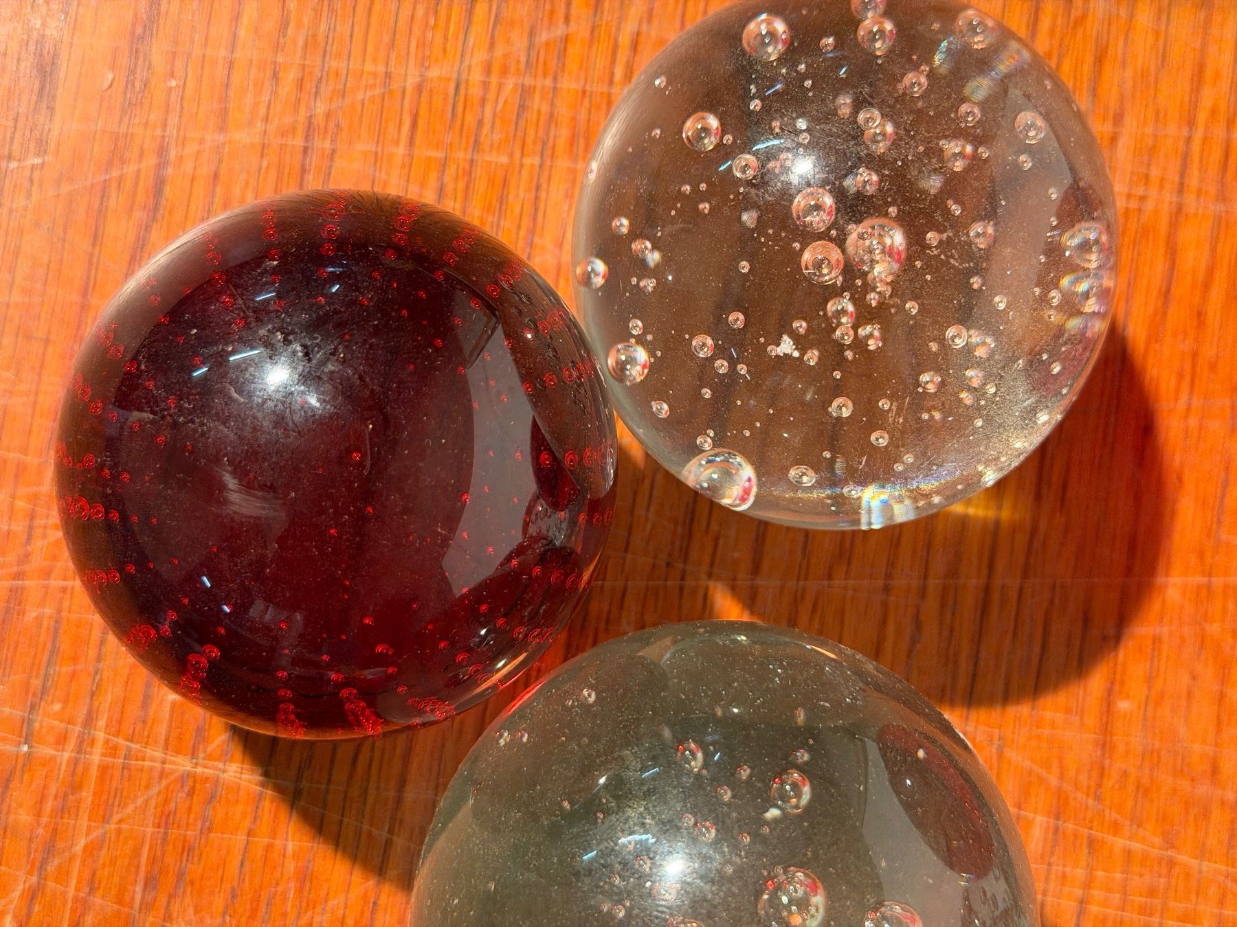 Bicchieri: Glass Paperweights 6 Pieces Red Clear Bubbles Collection – Usato da Lausanne venduto da artnouveau05 7