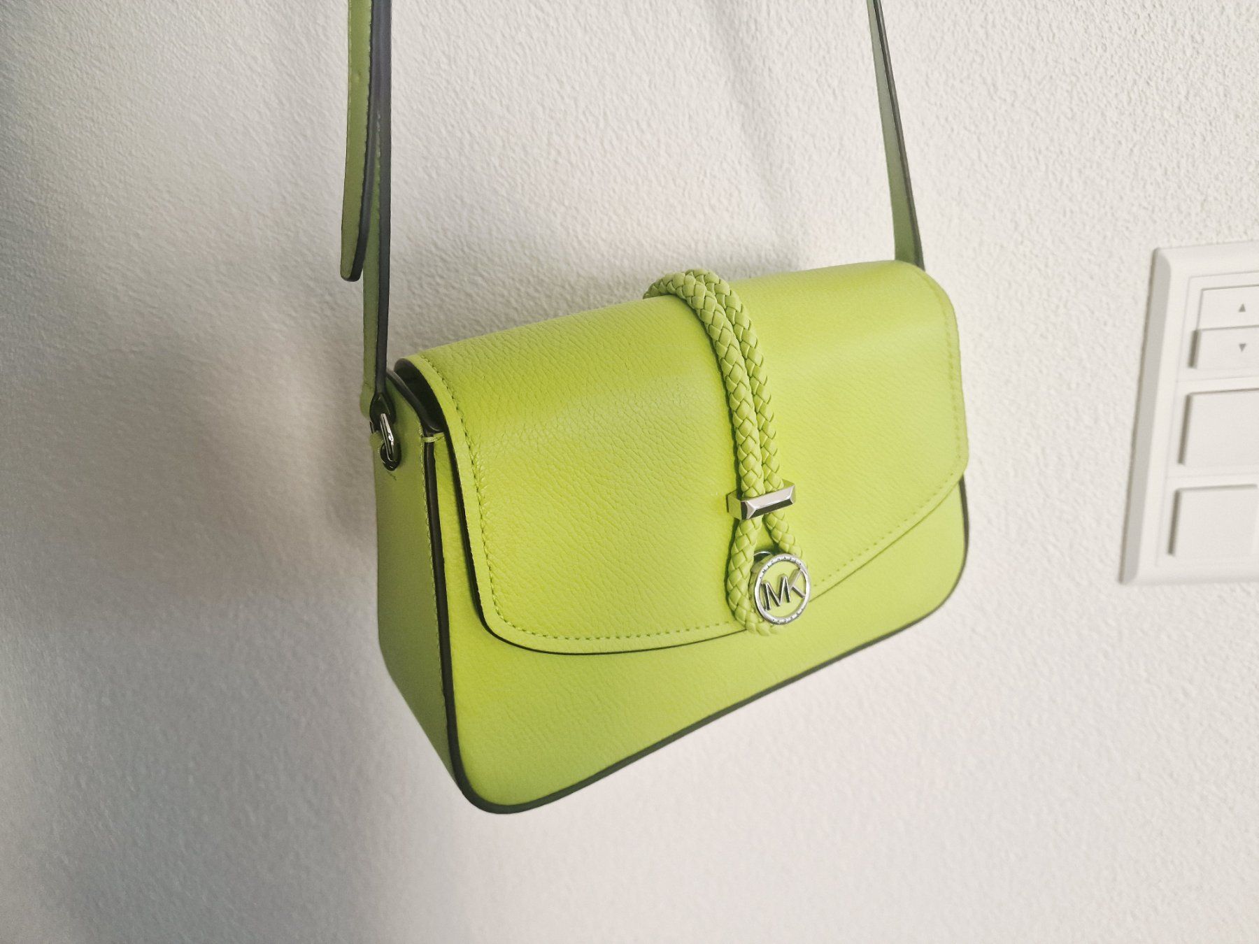 Michael Kors Taschen für Damen: Michael Kors Leder Umhängetasche – Gebraucht aus Münsingen von InnaN 1