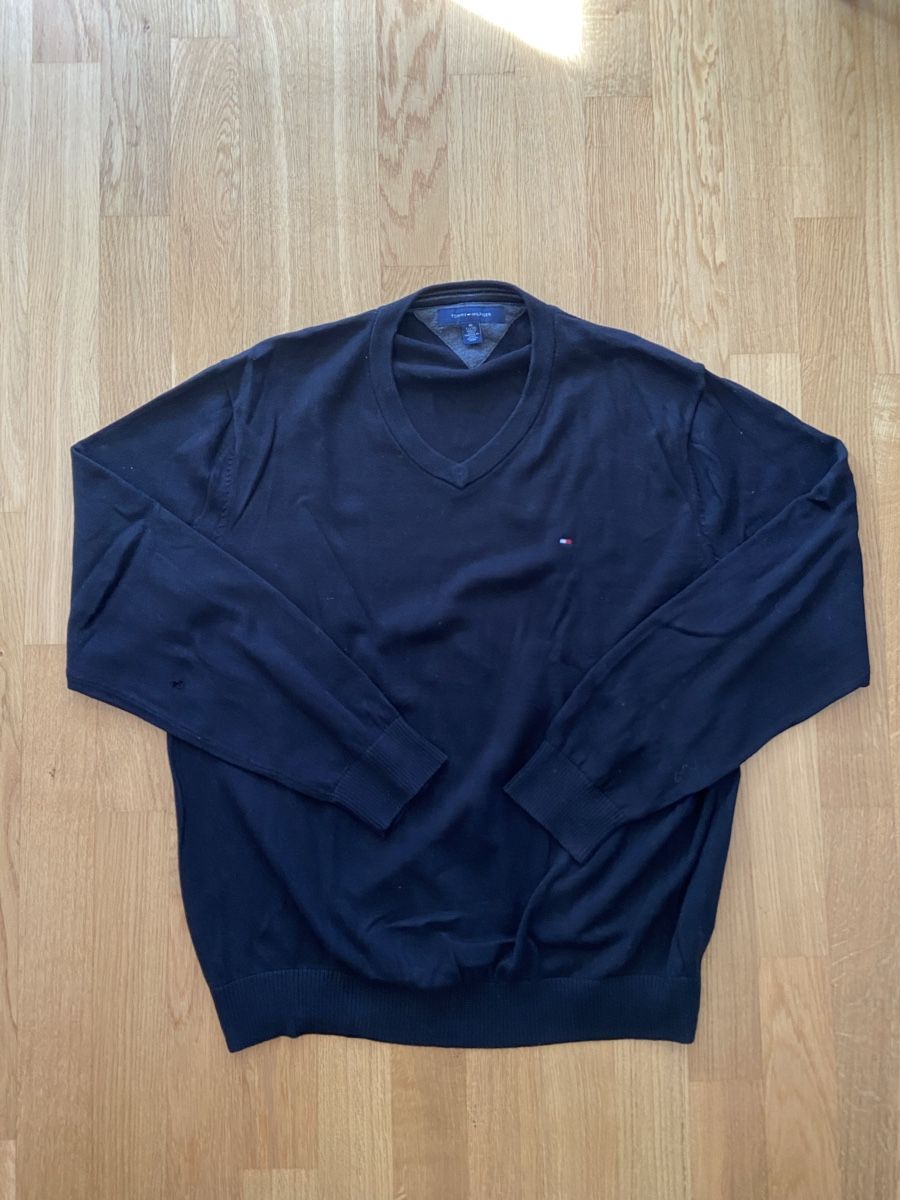 Tommy Hilfiger Maglioni & Felpe: Tommy Hilfiger V-Neck – Usato da Schaffhausen venduto da golazo_vines