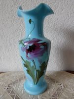 Opalin-Glas Vase bemalt, Biedermeier, Höhe ca 24 cm