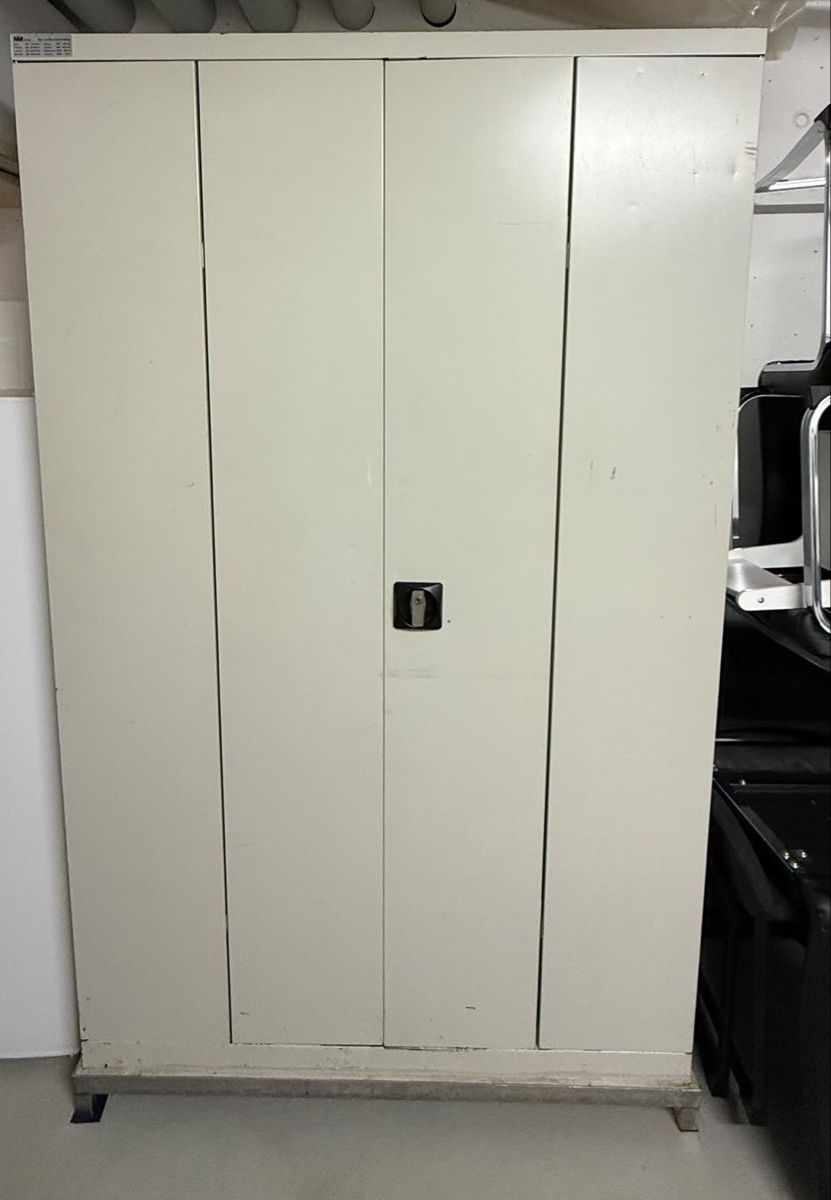 Armoires: Schwerlastschrank – D'occasion à Mülligen par fashion_it