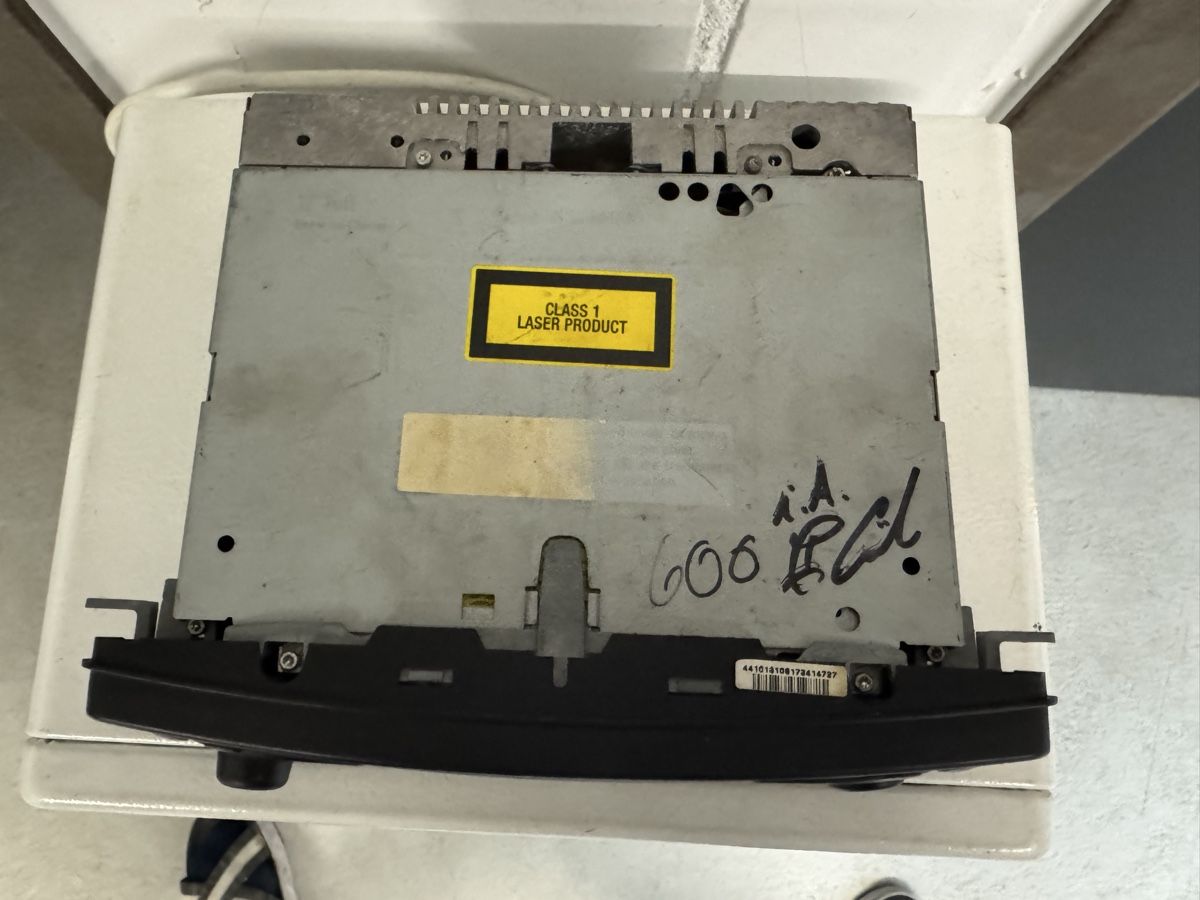 Becker Radio: Autoradio CD Mercedes-Benz Becker Q04 – Usato da Pfungen venduto da F14_5gb5 2