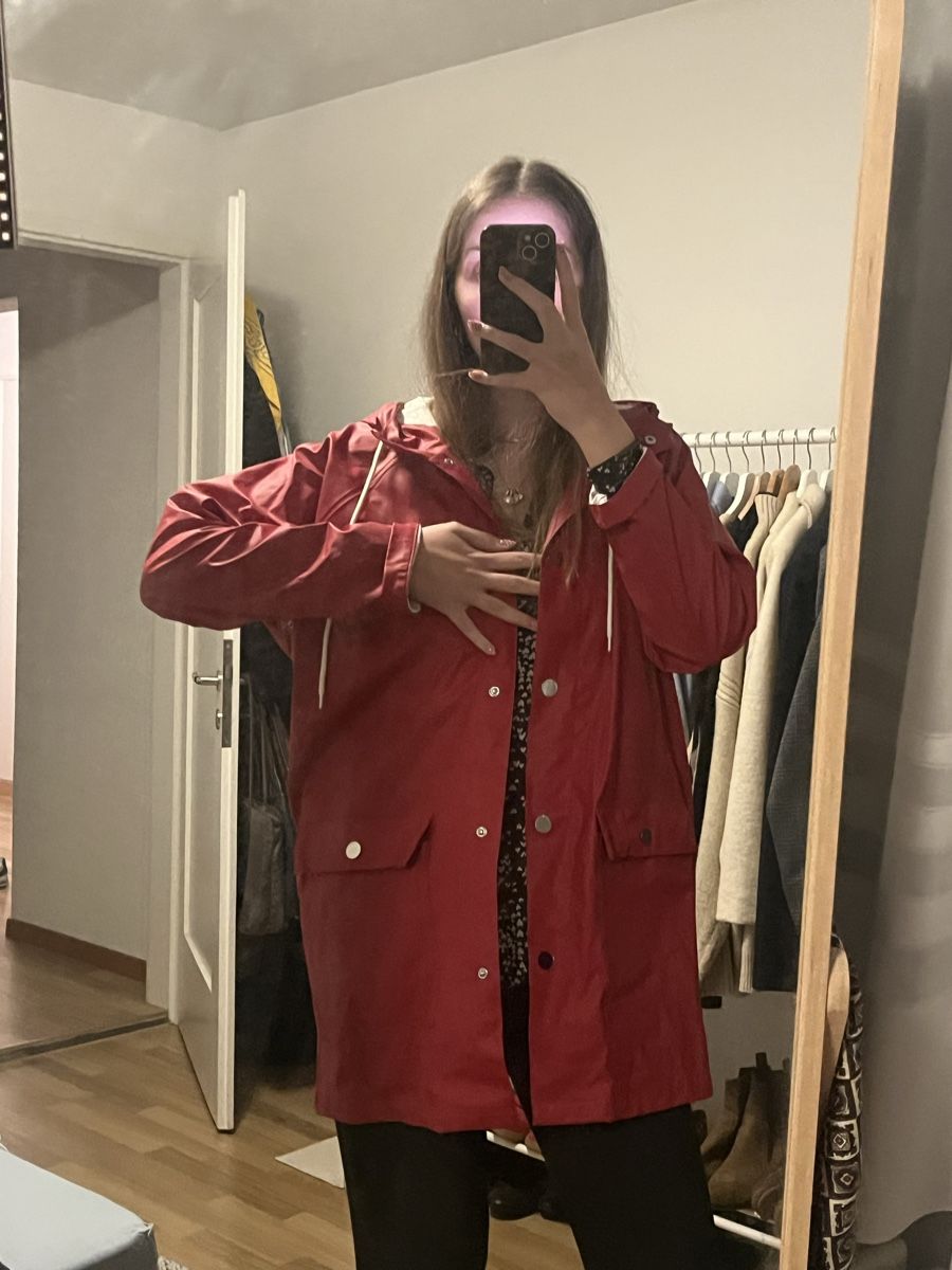 H&M Giacche: Red water proof jacket  – Usato da Vezia venduto da chi_byp8 3