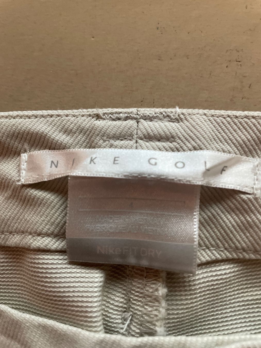 Pantaloni: Nike Golf Capri Hose Beige, Grösse 4, Neu – Nuovo (secondo la descrizione) da Wollerau venduto da Poschro68 2