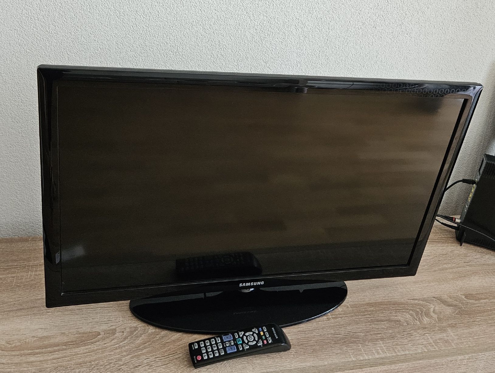 Samsung Fernseher: Téléviseur SAMSUNG 32" (82 cm) – Gebraucht aus Fribourg von nae_8bt5 1