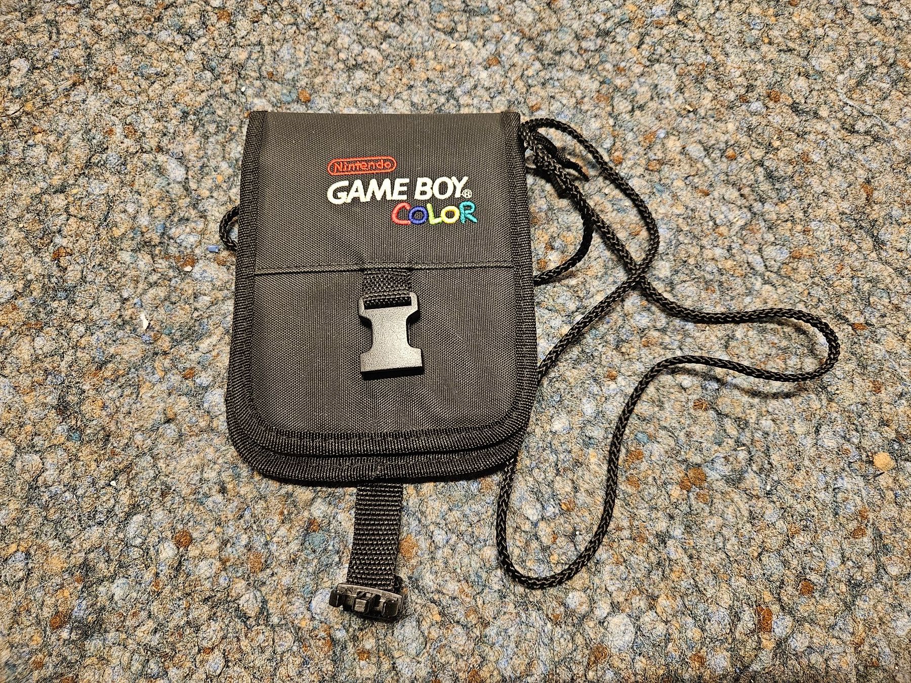 Nintendo Console: Original Nintendo Game Boy Color Tasche – Usato da Hindelbank venduto da GameBoy1981