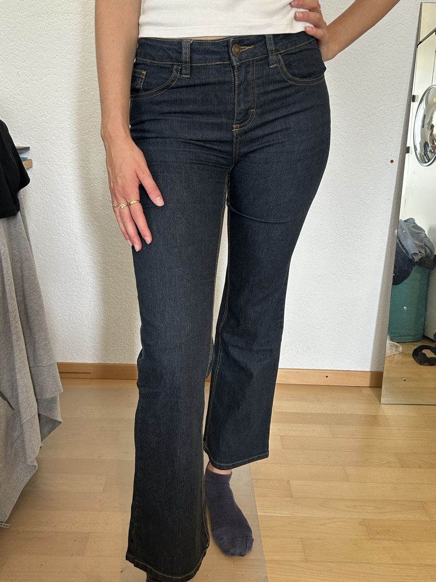 Jeans: Jeans bootcut foncées – Usato da Muntelier venduto da cel_5syj