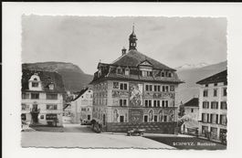 AK  1942 Schwyz Rathaus /  Hotel Drei Könige mit Auto 😍