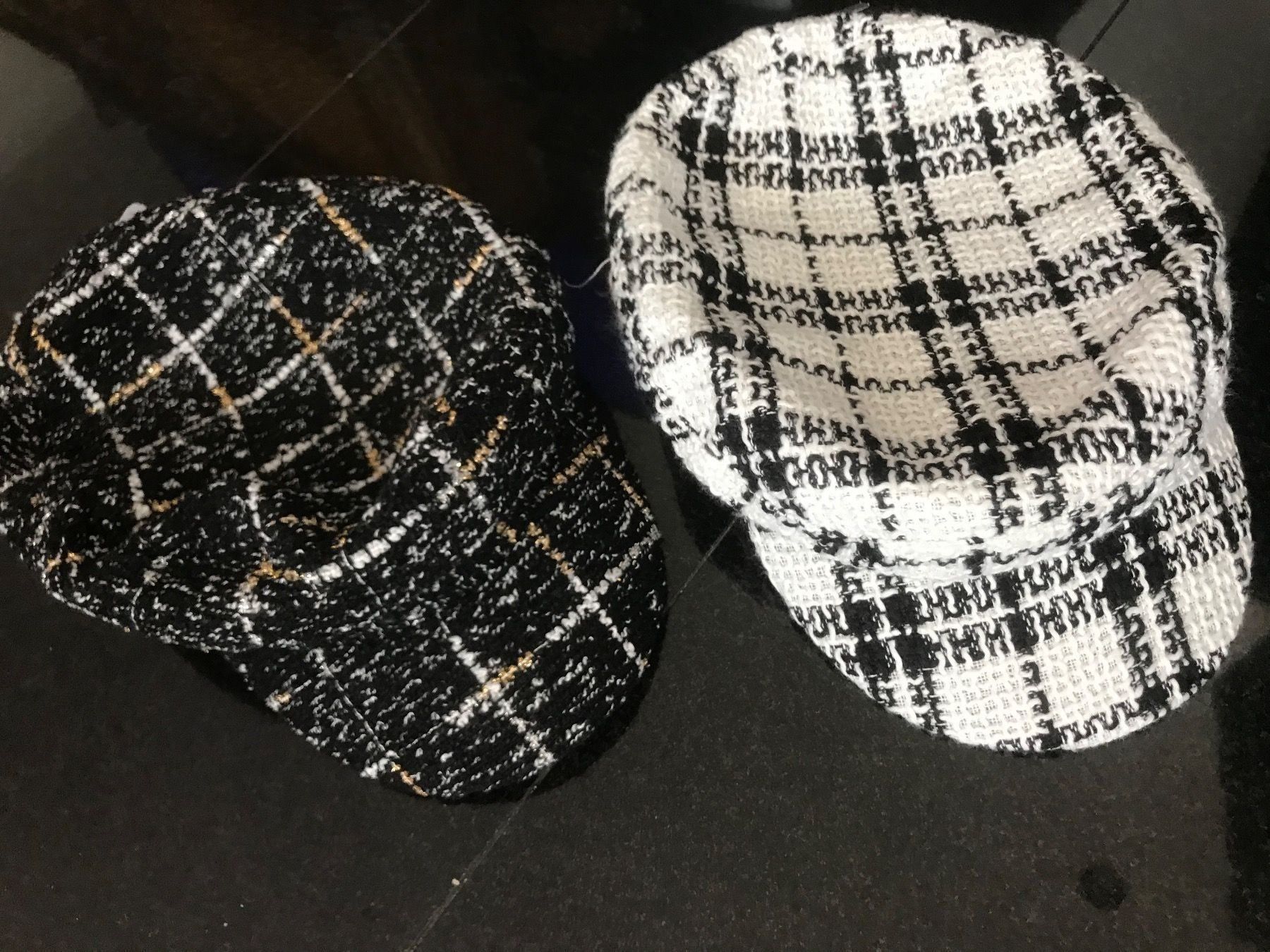 Chapeaux, bonnets & casquettes: BAKER BOY HUT WEISS/SCHWARZ  KARIERT – Neuf (Voir description) à Eschenbach SG par Lady020 3