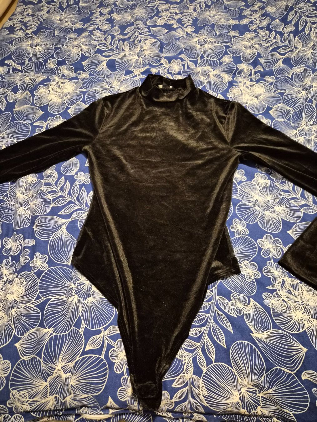Topshop Top: Body gr L samt hinten spitze – Nuovo (secondo la descrizione) da Dietikon venduto da Eleda