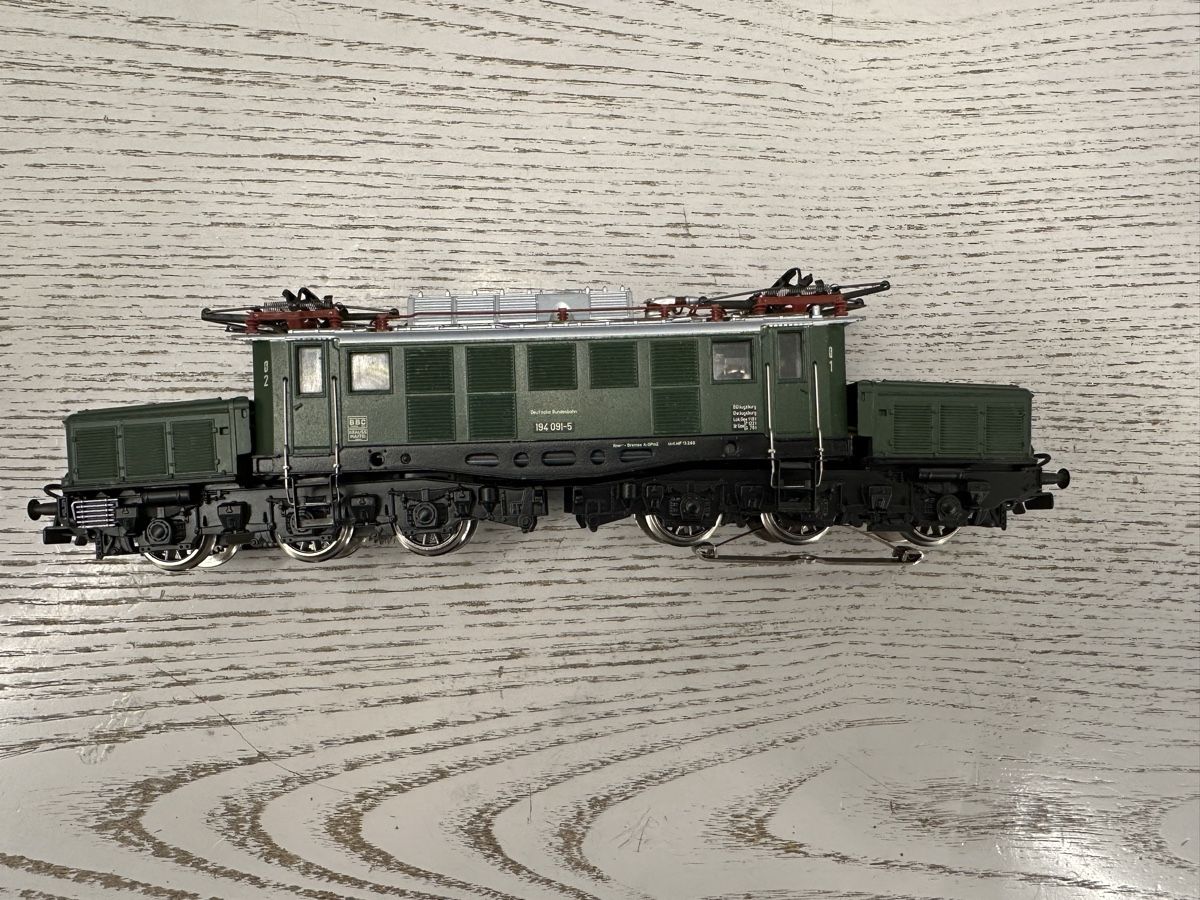 Märklin Modellini di ferrovie: Märklin 3322 DB BR 194 091-5 – Usato da Lupsingen venduto da New-Haven 3