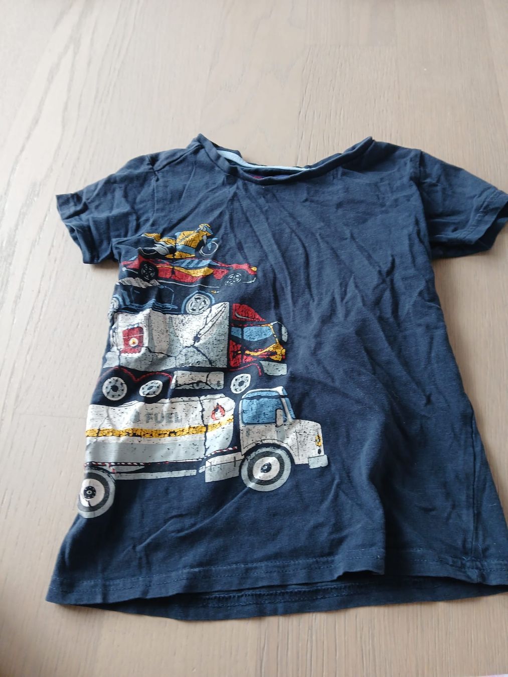 Lotti & Set di vestiti: Kleiderpaket, 5 T-Shirts, Gr. 104-110 – Usato da Dachsen venduto da Luna261081 3