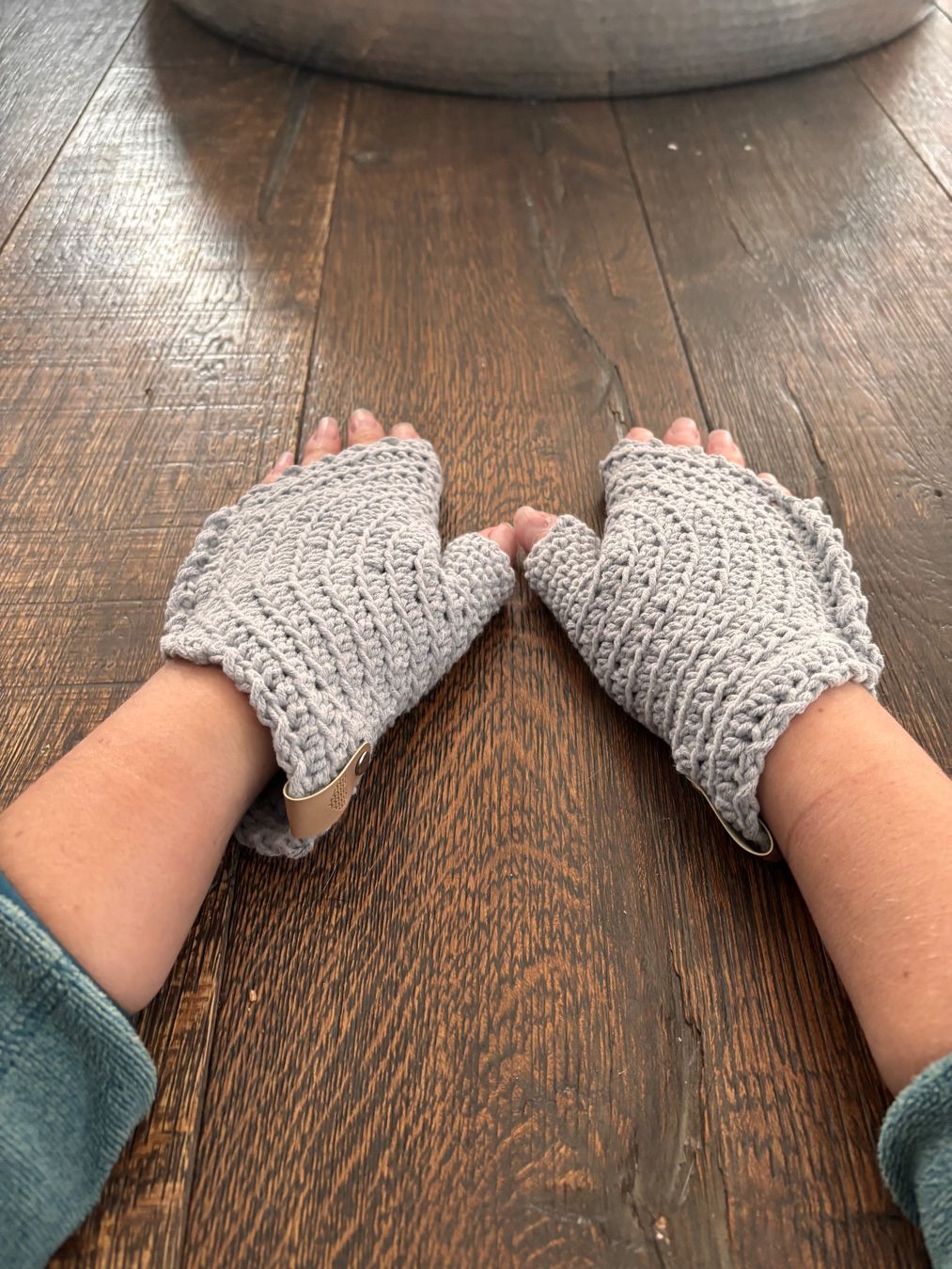 Altro in  Abbigliamento & Accessori: Warme, handgestrickte Armstulpen, Neu! – Nuovo (secondo la descrizione) da St. Niklaus VS venduto da loumonrohandmade 1