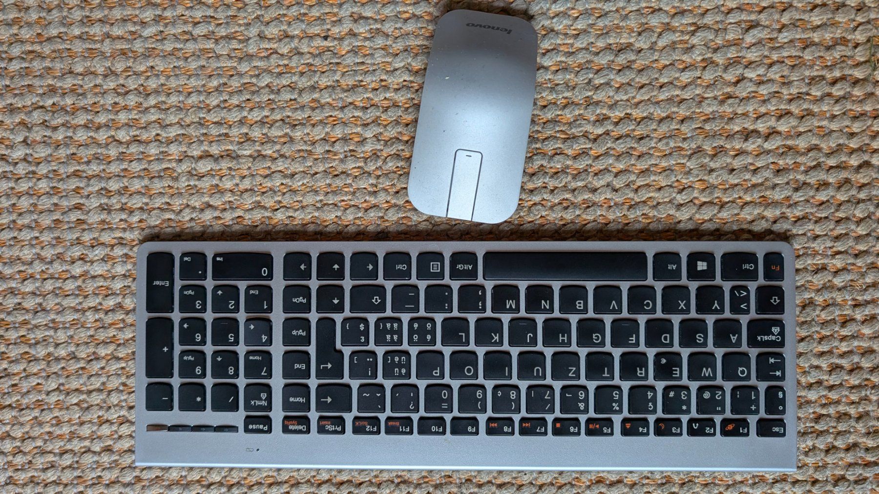 Lenovo PC: Lenovo All in One. Perfekt für Linux – Usato da Köniz venduto da grar 5