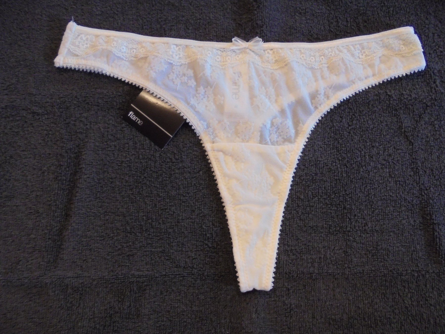 Altra biancheria intima: Neuer String Tanga mit Spitze, Grösse M – Nuovo (secondo la descrizione) da Aarau Rohr venduto da PinkSchwein