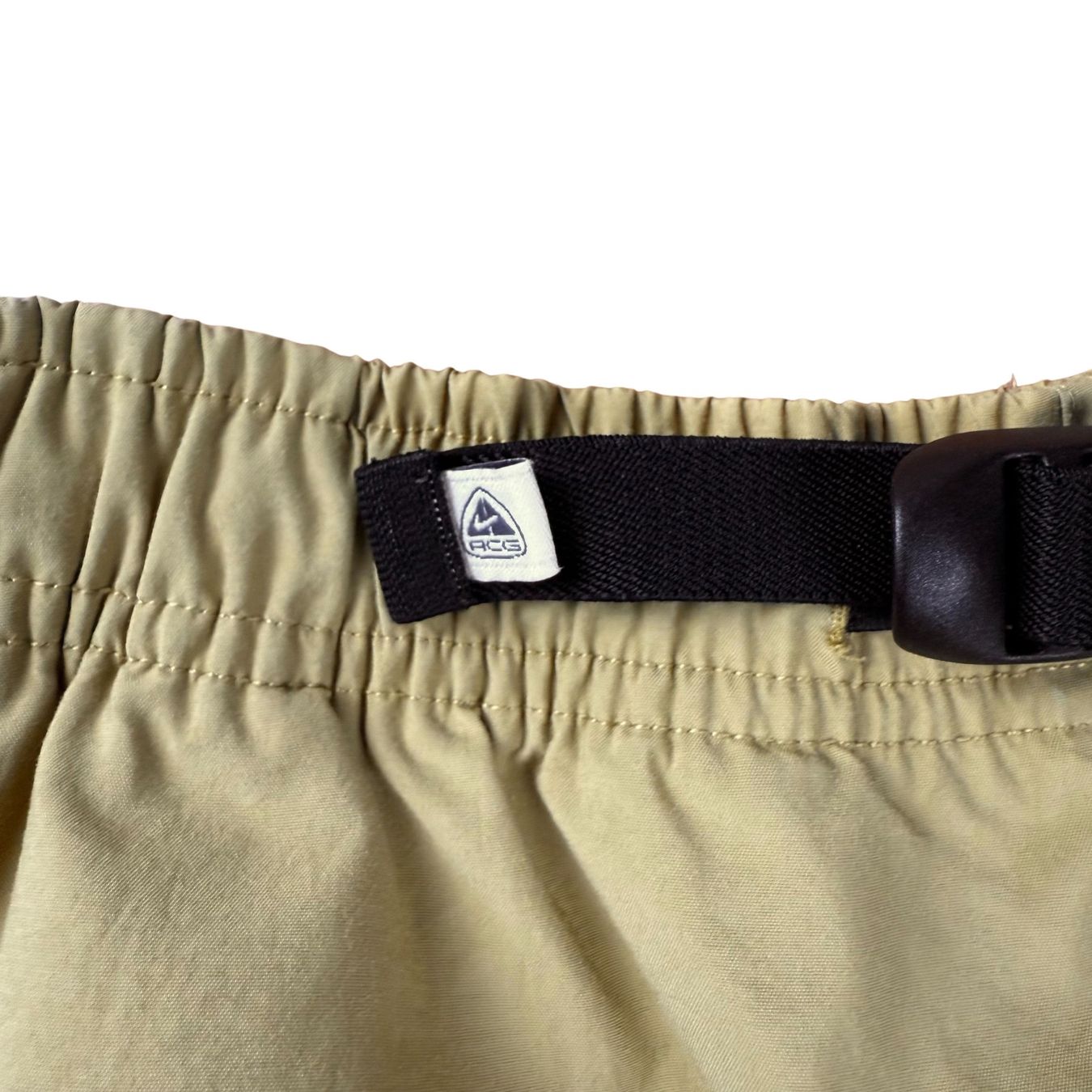 Nike Pantaloni: Vintage Nike ACG Shorts  - M – Usato da Herisau venduto da 1asupply 1