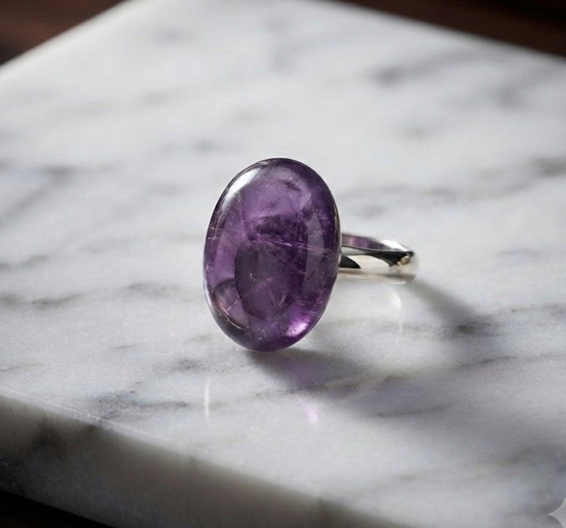 Anelli: Moderner Cabochon Natur-Amethyst Silberring 925 - Neu – Nuovo e nell'imballaggio originale da Uetikon am See venduto da Coralreef