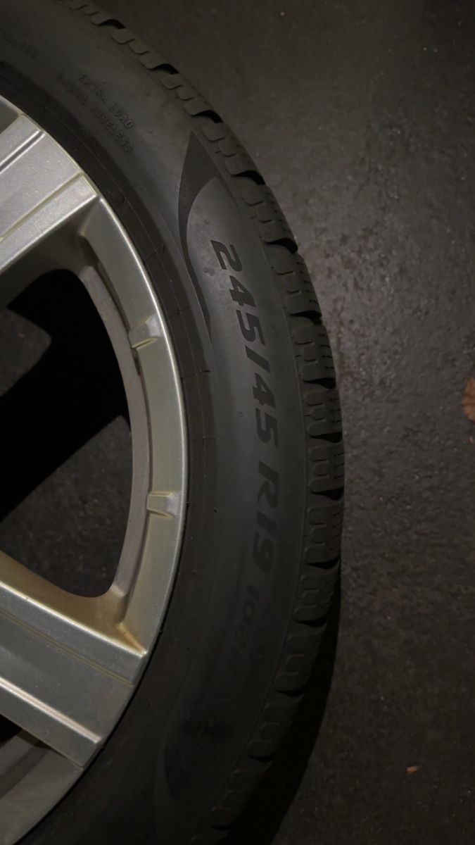 Pneumatici & Ruote complete: 245/45/19 Winterräder – Usato da Rüti ZH venduto da Audi333. 2