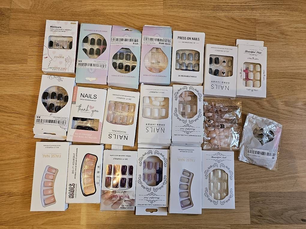 Ongles artificiels: Diverse Press On's Nägel – D'occasion à Muotathal par tan_7p55