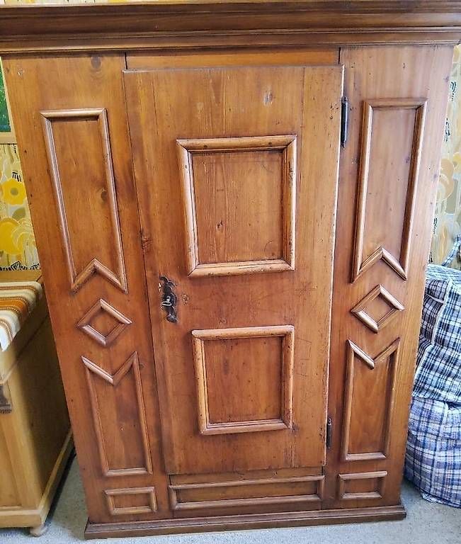 Armadi: Schöner Antiker Schrank in Basel – Usato da Basel venduto da Palmenland 1