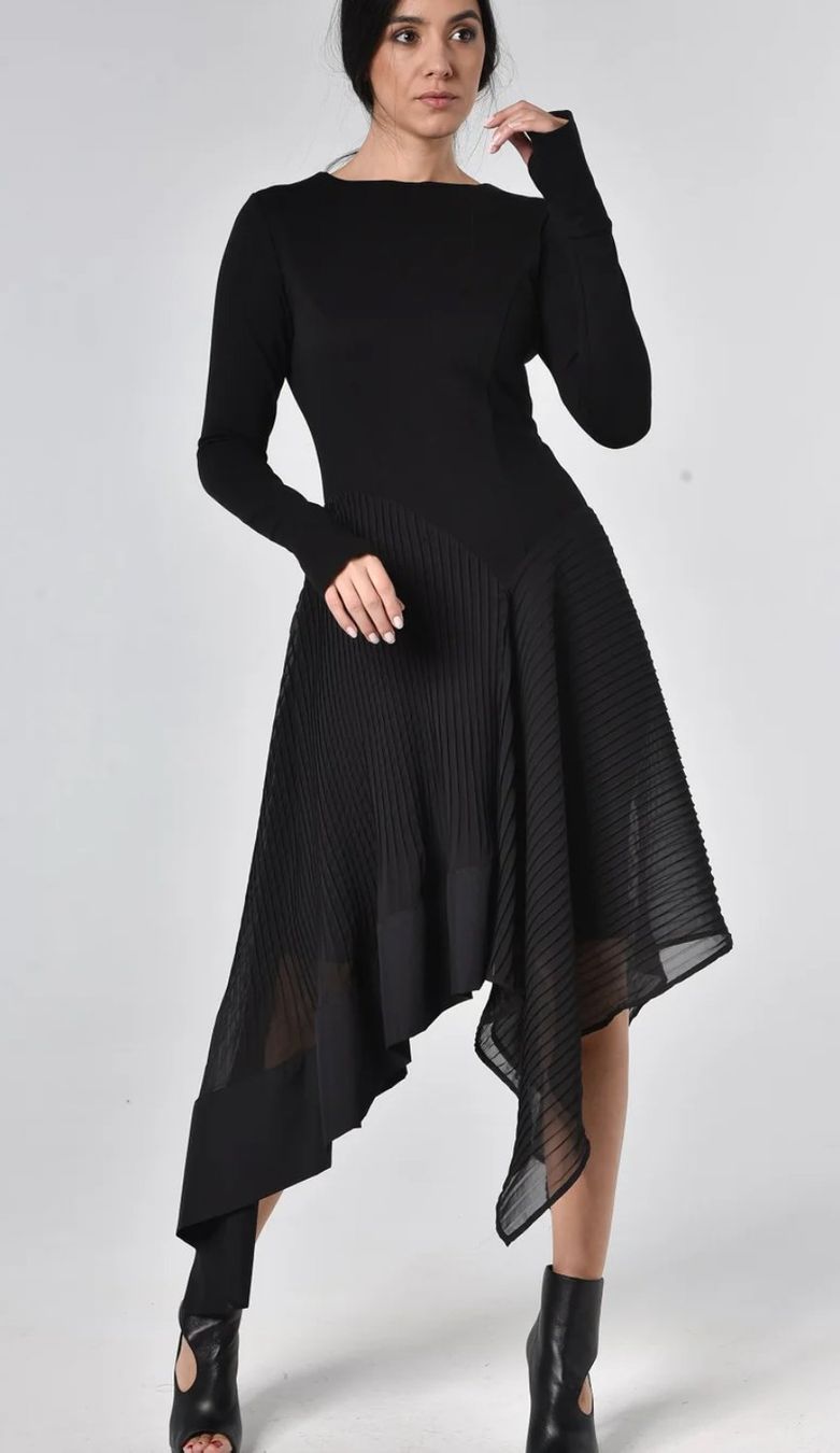 Vestiti: Handmade Designer-Kleid mit plissiertem Chiffon – Nuovo (secondo la descrizione) da Zürich venduto da Naebeli 1