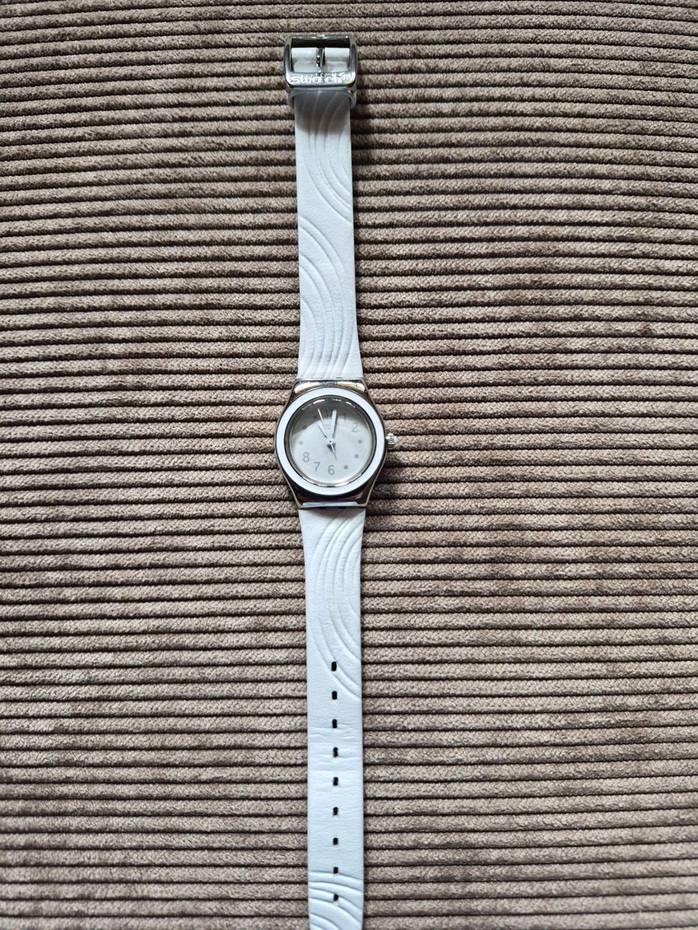 Swatch Orologi: weisse Swatch Durchmesser 28 mm – Usato da Lauterbrunnen venduto da MassimoNr.01
