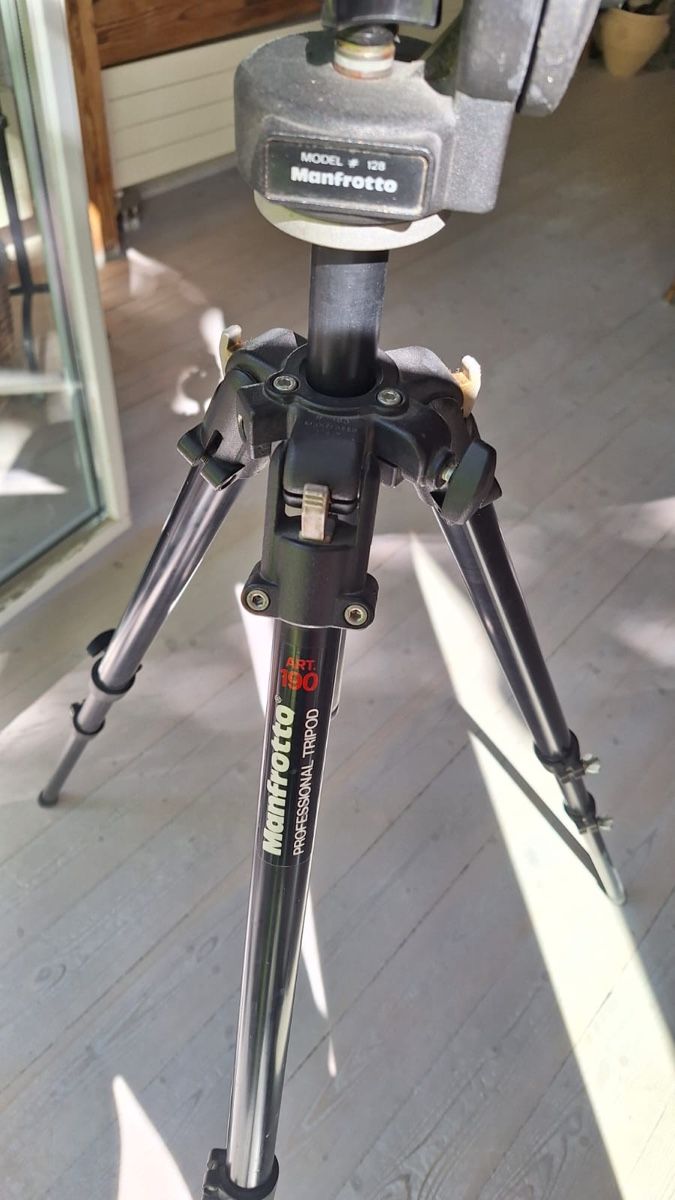 Manfrotto Trépieds & Accessoires: Foto & Filmstativ – D'occasion à Wila par arl_5fm9 2