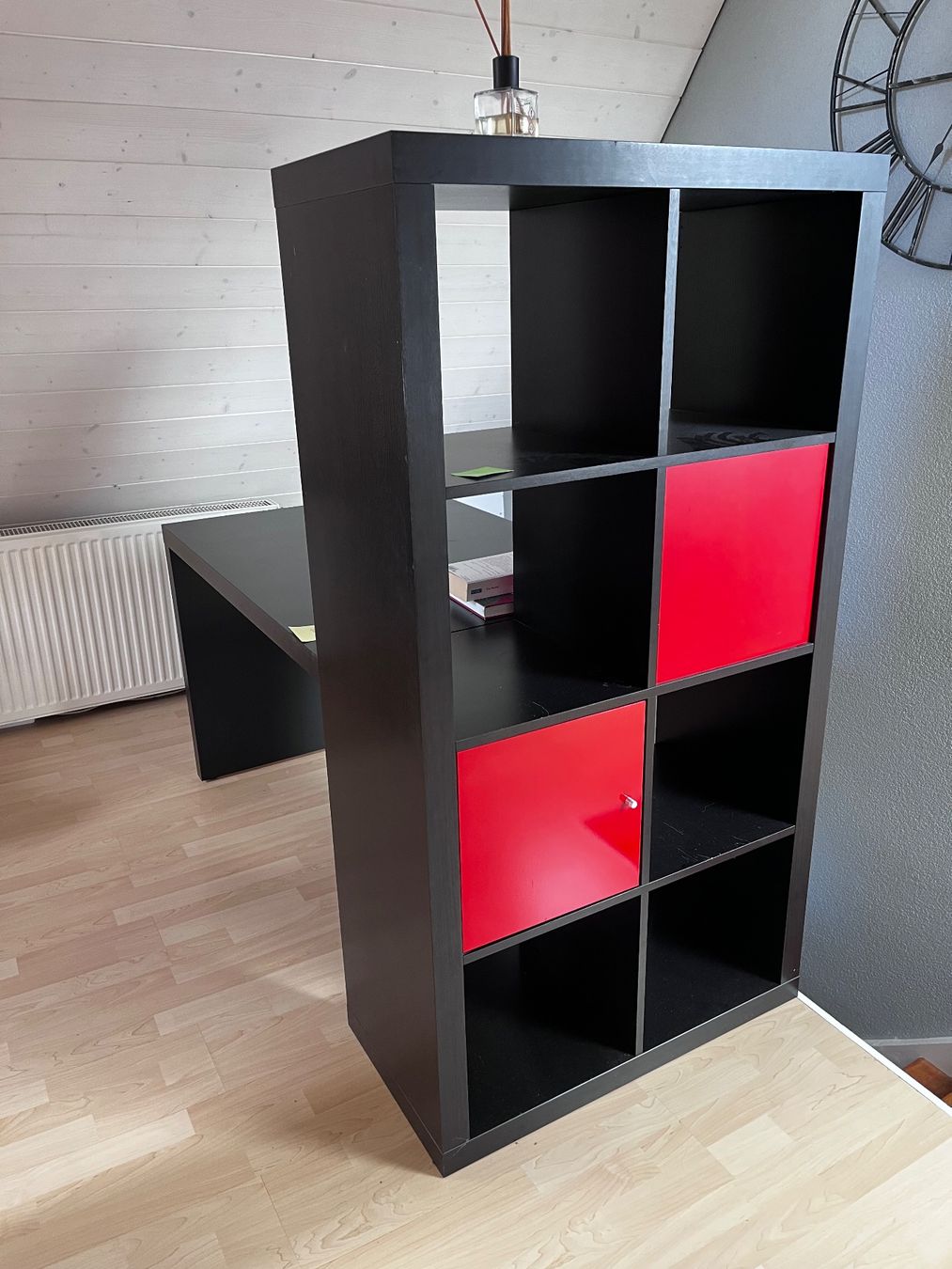 Scrivanie: Bureau en bois noir avec étagère integrée – Usato da St-Blaise venduto da lelotz 1