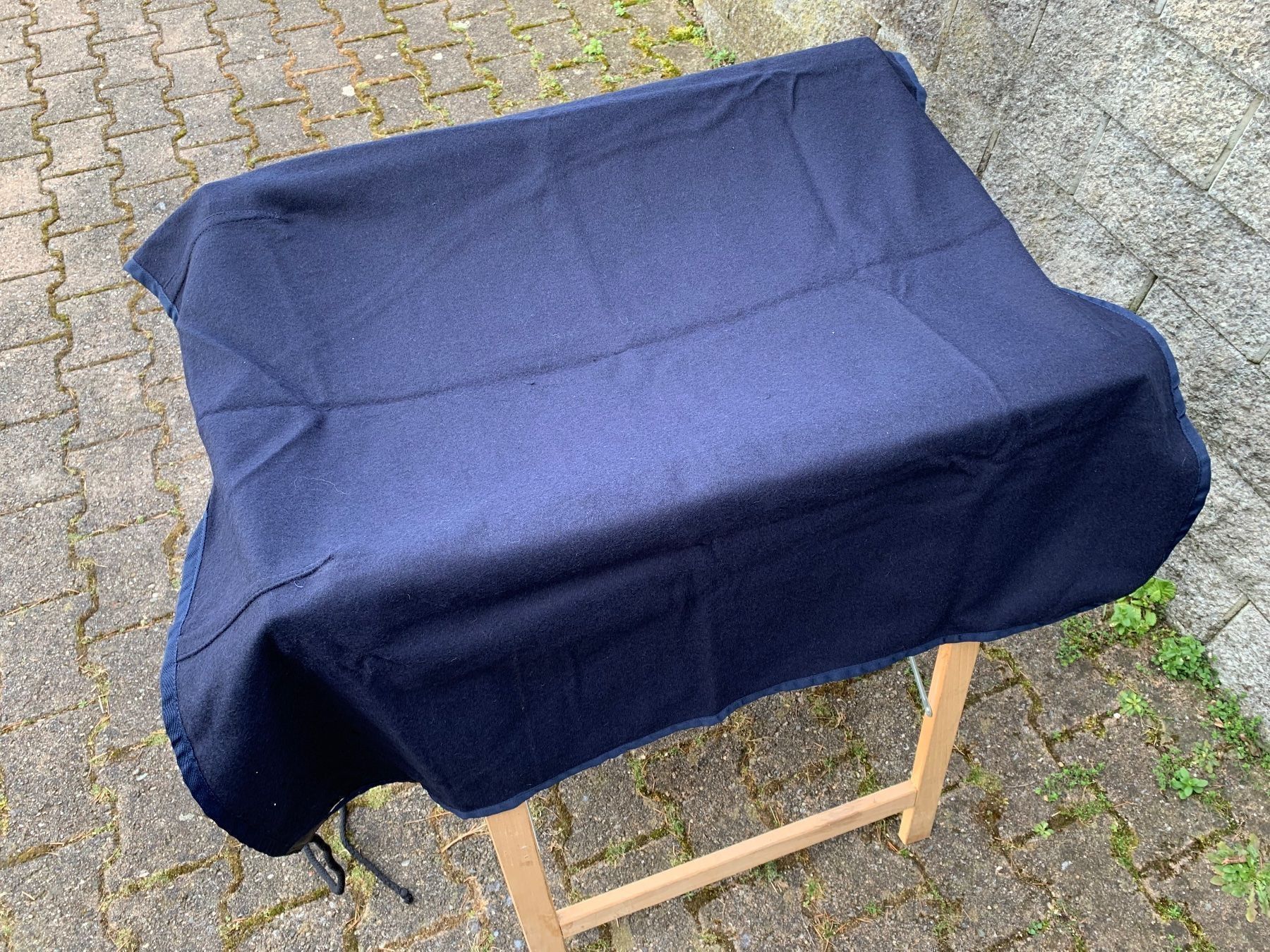 Carrozze: schöne dunkelblaue Bockdecke – Usato da Feldbach venduto da Olive1 2