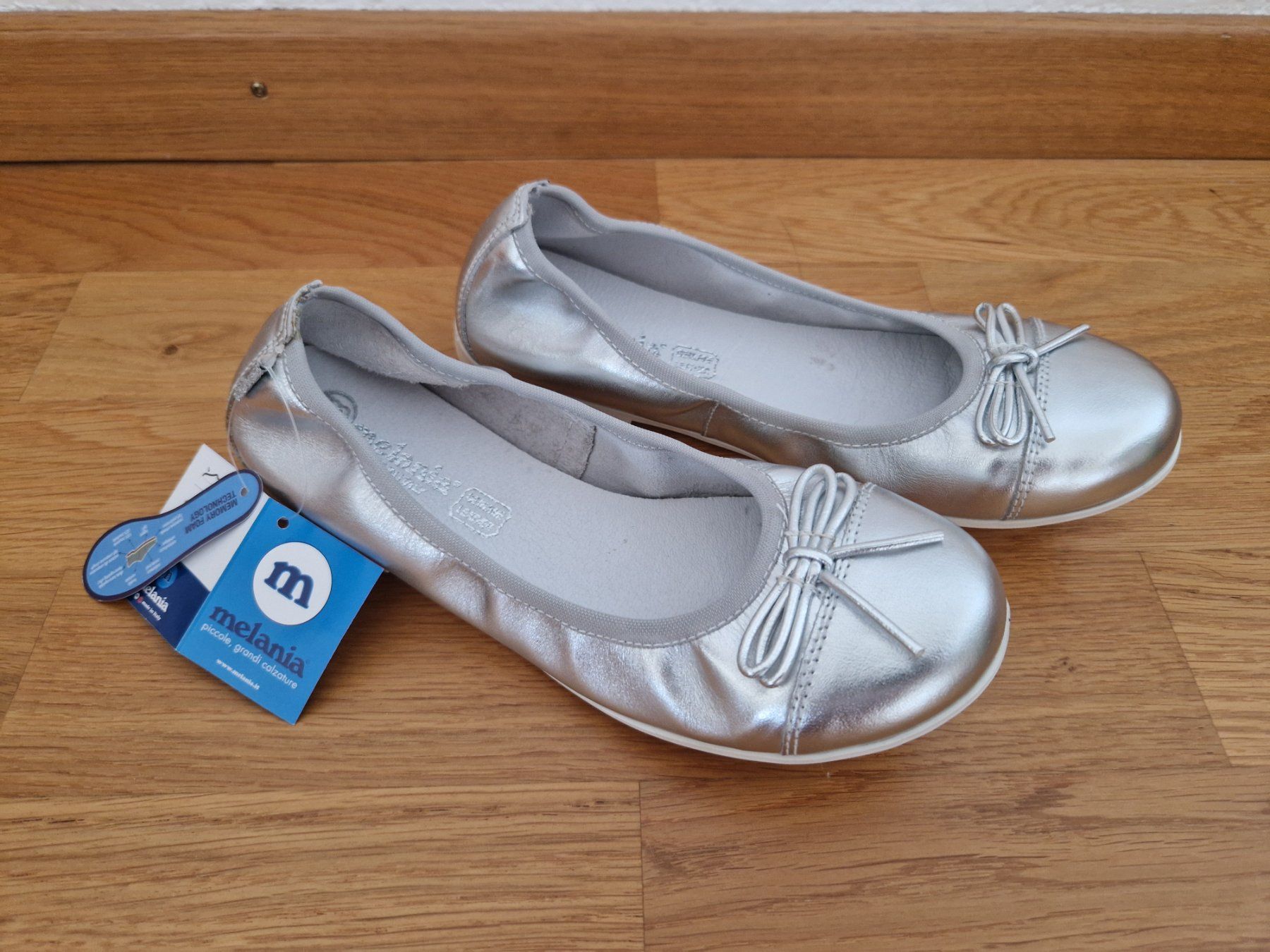 Scarpe per ragazze: Neu Melania Ballerinas Silber Grösse 36 – Nuovo (secondo la descrizione) da Buchs Sg venduto da Valedi