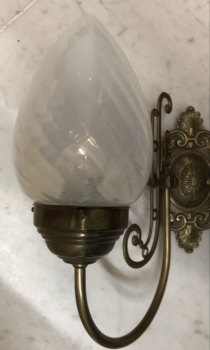 Lampade: Antike Messing Wandleuchte – Usato da Hünenberg venduto da Smile77.. 2
