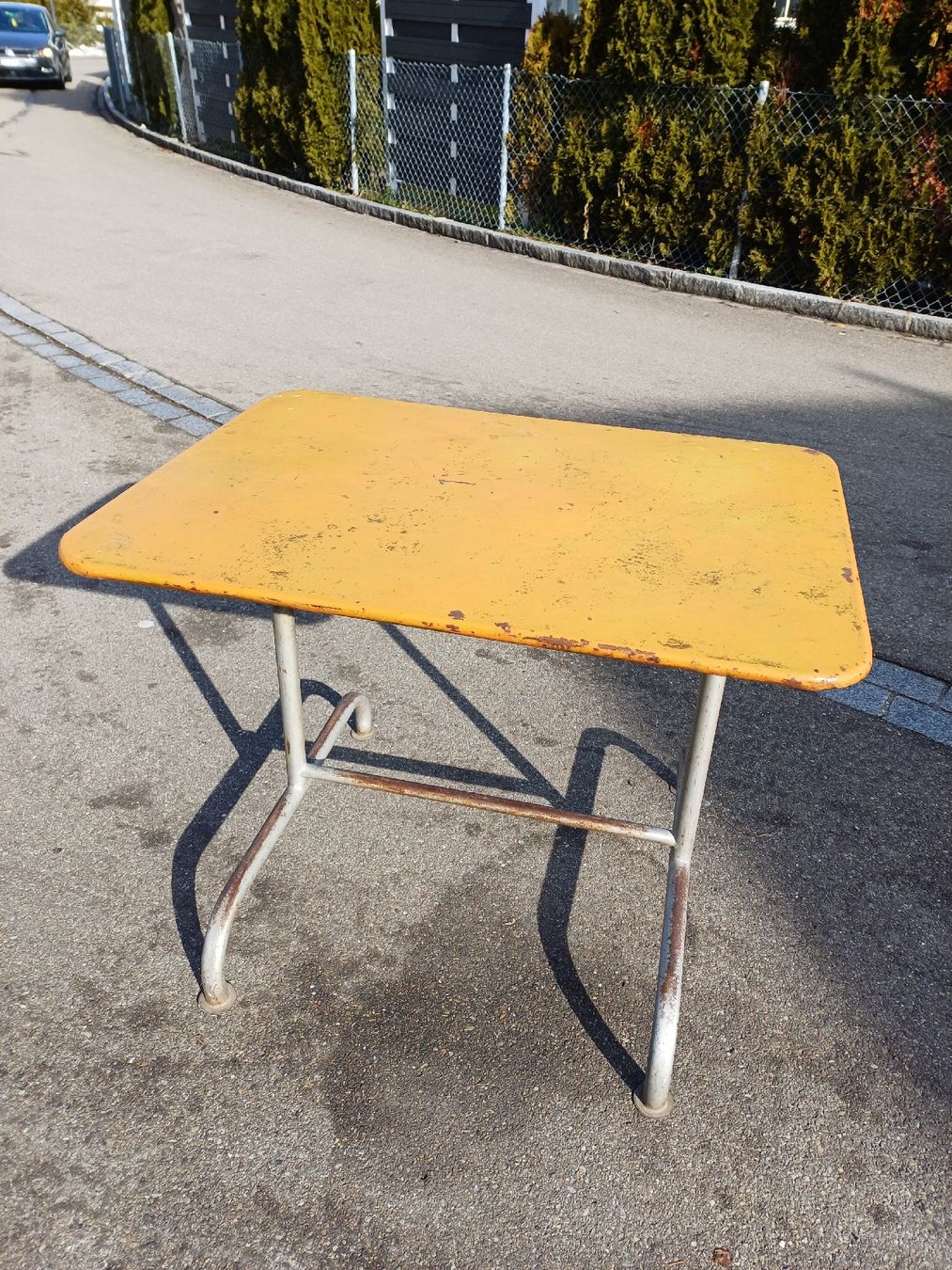 Bigla Tavoli: Vintage Gartentisch – Usato da Niederuzwil venduto da wolkenlos80