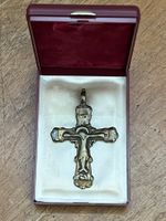 Antiker Kreuz Anhänger mit Gravuren auf der Rückseite