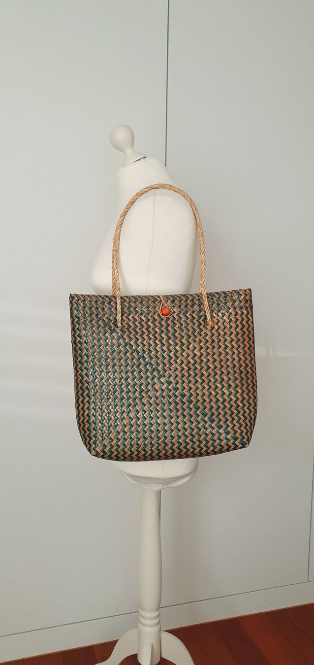 Taschen für Damen: Strohtasche ultraleicht grün/beige – Gebraucht aus Stansstad von InStyle8 2