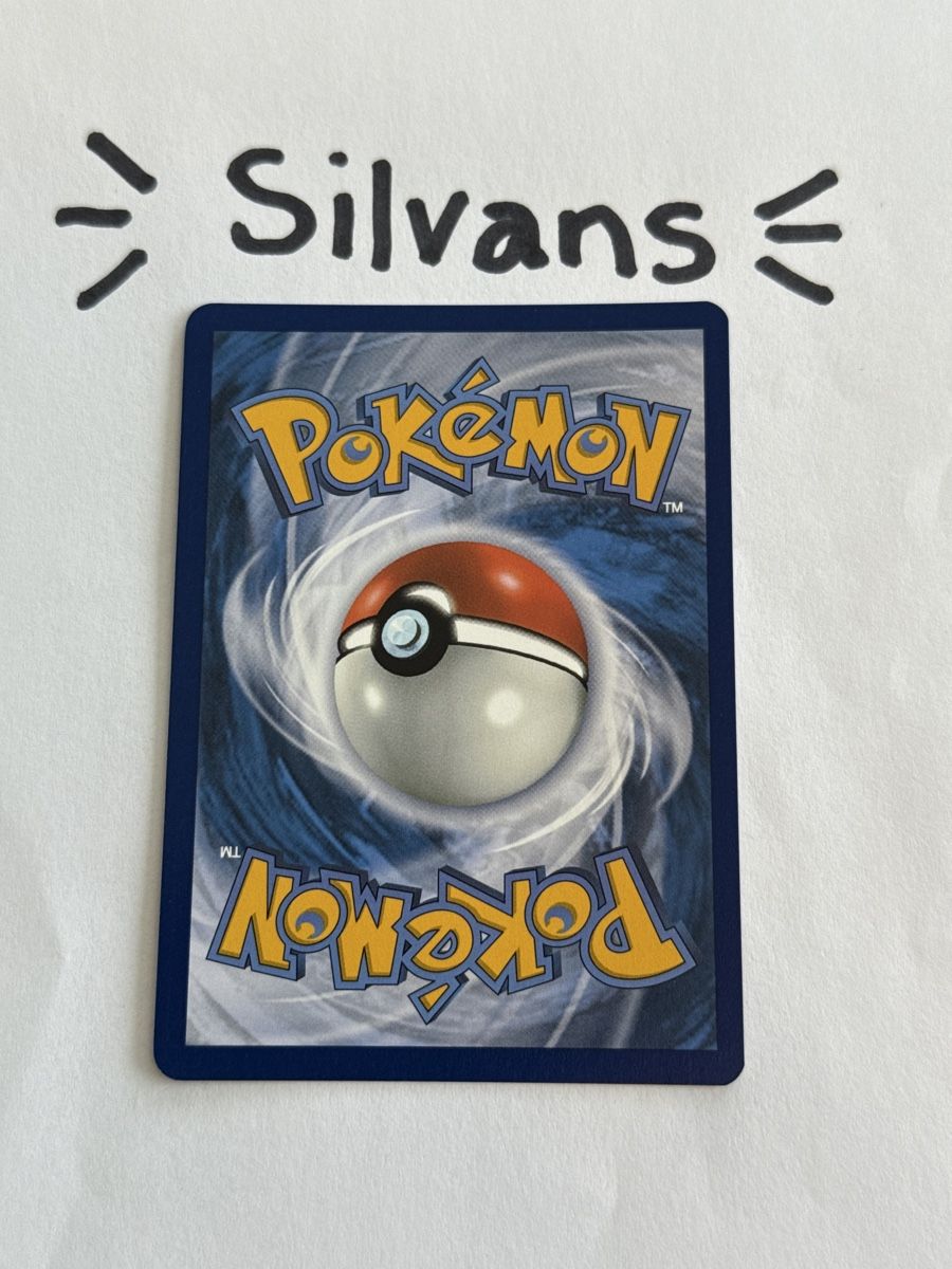 Pokémon Carte collezionabili: Kieran Reverse Holo 113/131 Prismatic Evolutions Englisch – Nuovo (secondo la descrizione) da Wil SG venduto da Silvans 1