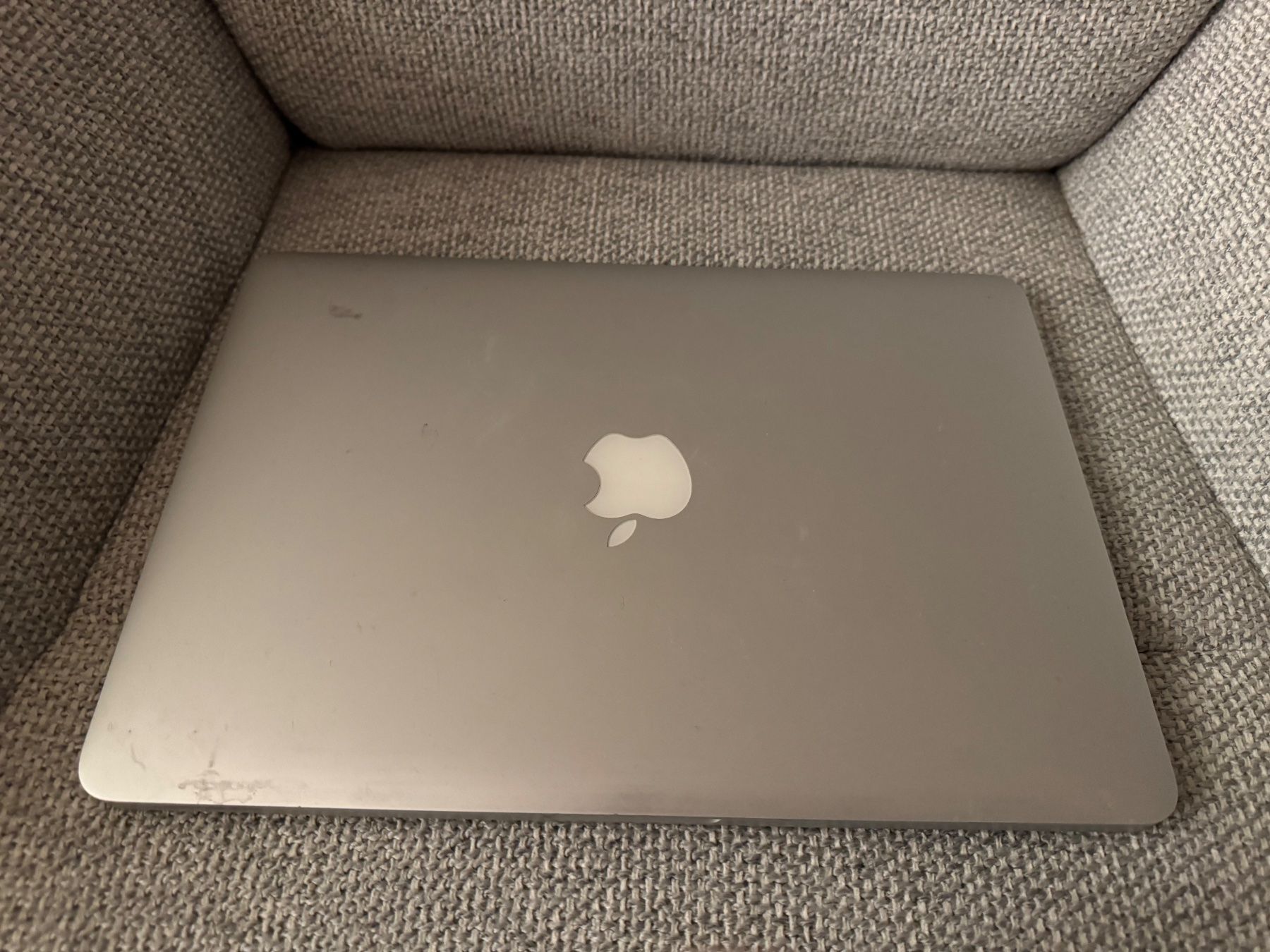 Apple Portables: MacBook Pro 13 inkl. Microsoft Office 2021 und SSD – D'occasion à Adliswil par Busys 5