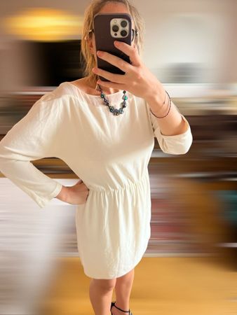 🔥 Robe Zara élégante avec jupe portefeuille et tissu crêpe