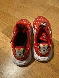 Adidas Scarpe per ragazze: Basket Adidas t.31 "Minnie" – Usato da Boudry venduto da Lamue01 2
