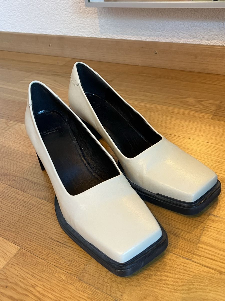Vagabond Damenschuhe: Vagabond heels EU38 – Gebraucht aus Ecublens VD von cel_2vx7
