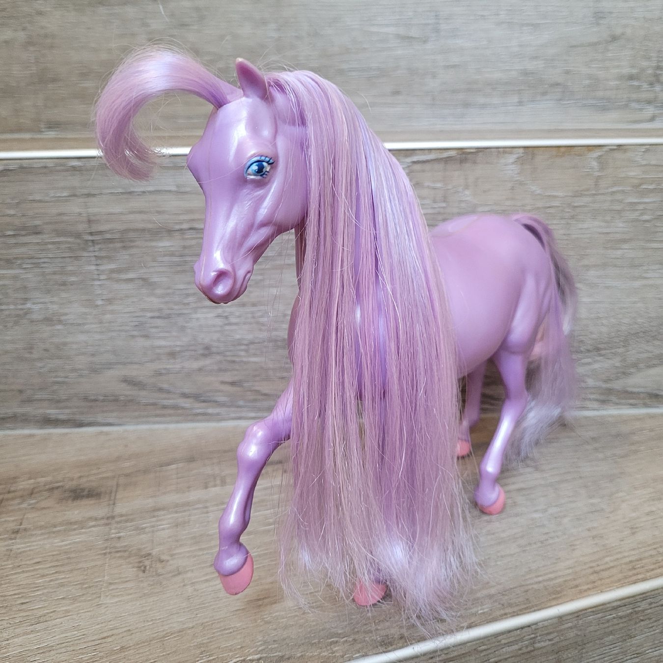Spielzeuge: Barbie Pferd Wallemähne Pony – Gebraucht aus Niederbuchsiten von klengyel
